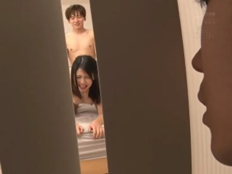 Thanh niên đang vụng trộm với chị nhà sát bên thì anh chồng yêu về...