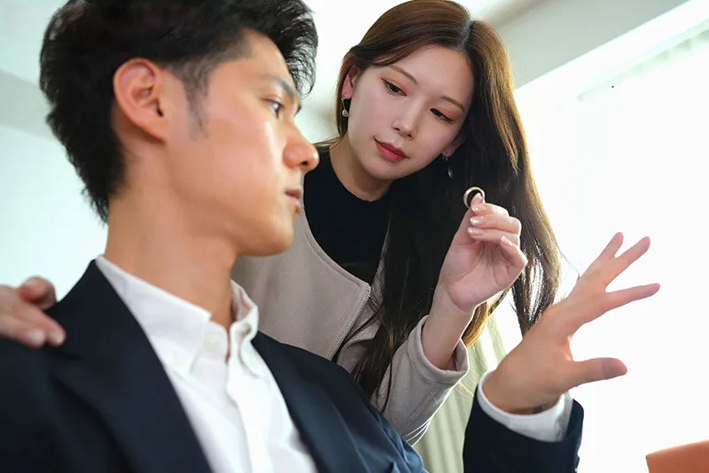 Người vợ đi đi chơi, ông chồng ở nhà bị nhỏ em cô vợ gạ phang không trượt phát nào